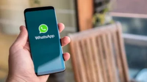 Asi-puedes-enviar-por-WhatsApp-fotos-y-videos-en-su-calidad-original-shutterstock_693812590