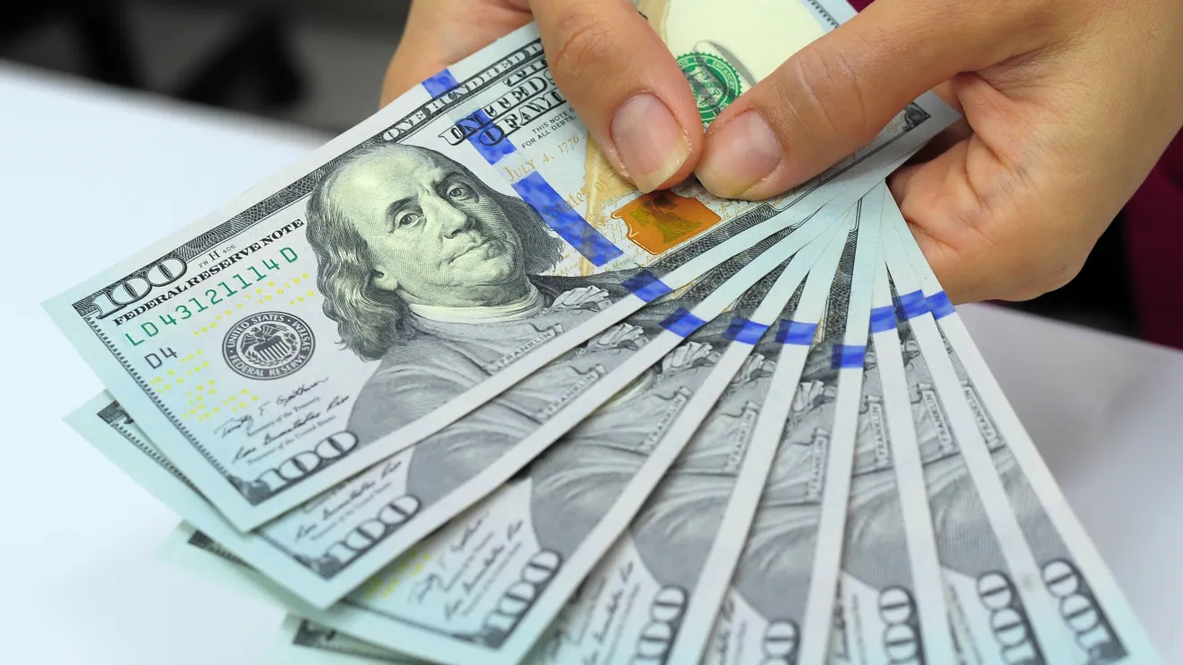 cheque-de-estimulo-pagos-directos-georgia-shutterstock_331090712