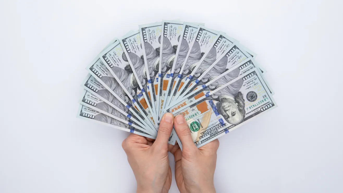 cheque-de-estimulo-virginia-shutterstock_1844301481