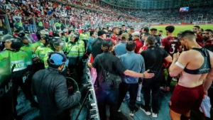 Agresiones-xenofobia-y-bloqueo-al-avion-el-viacrucis-de-la-seleccion-venezolana-de-futbol-en-Peru-jpg