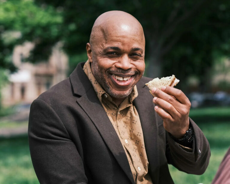 Dominicano Norberto Peets interpone demanda