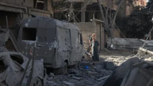 Los-influencers-que-ganan-dinero-con-la-guerra-entre-Israel-y-Hamas-GettyImages-1786882281