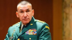 Ni-aretes-ni-pulseras-Un-audio-deja-en-el-centro-de-otra-polemica-al-comandante-del-Ejercito-de-Colombia-jpg