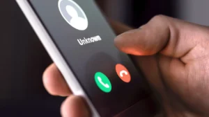Si-te-llaman-de-estos-12-numeros-telefonicos-es-una-estafa-shutterstock_1399145951