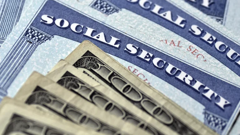 seguro-social-pagos-4555-dolares-15-de-noviembre-shutterstock_215312209