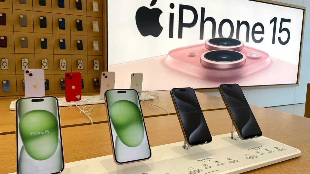 Ya-podras-reparar-tu-iPhone-15-desde-tu-casa-GettyImages-1771158576