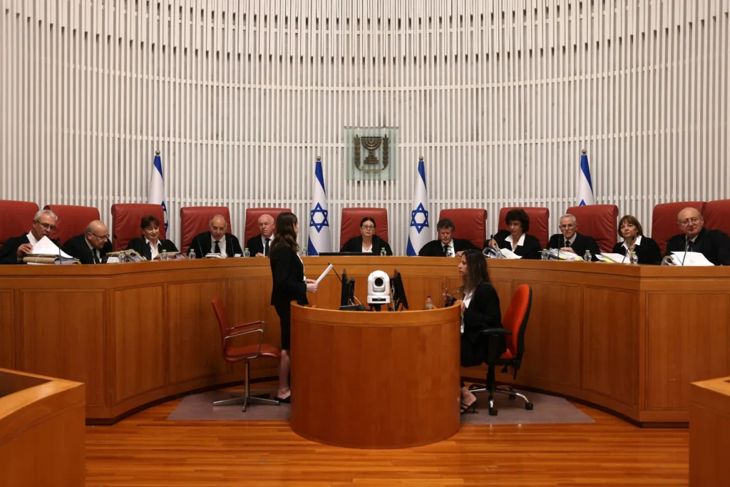 02israel-court-analysis-01-zqhg-superJumbo