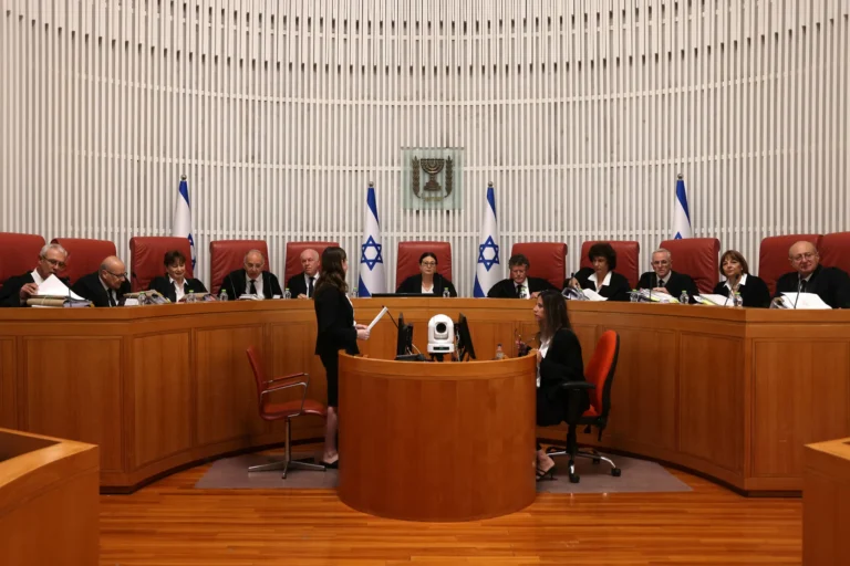 02israel-court-analysis-01-zqhg-superJumbo