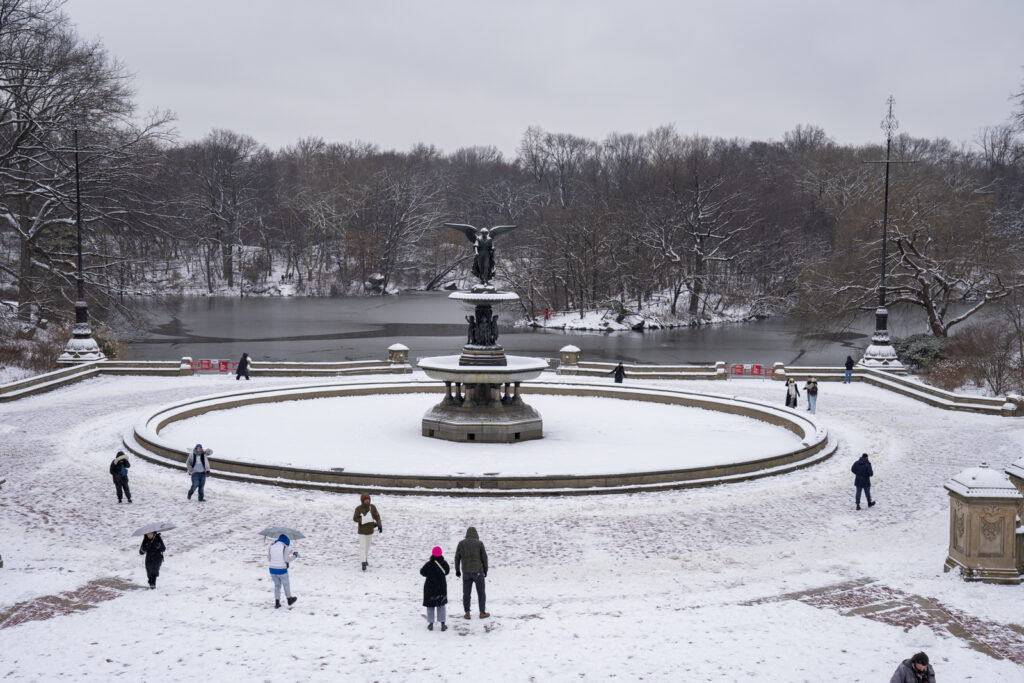 La nieve y las gélidas temperaturas persisten en buena parte de Estados Unidos
