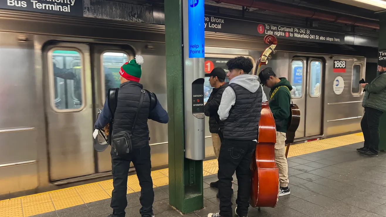 E84C7042-7DAE-4E78-B675-44AD5FE8F94F