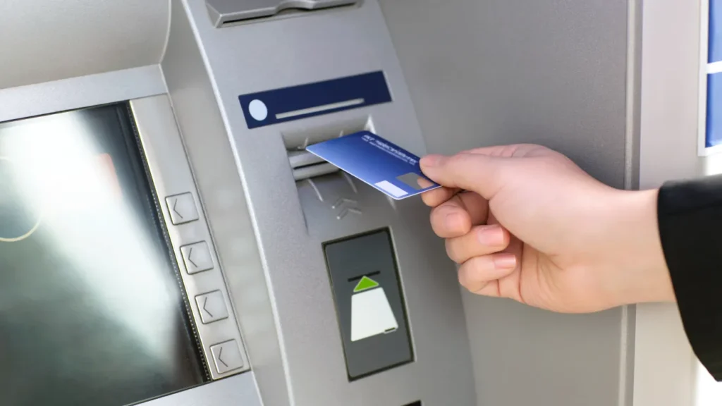 banco-deposito-200000-valeria-duque-shutterstock_173293238