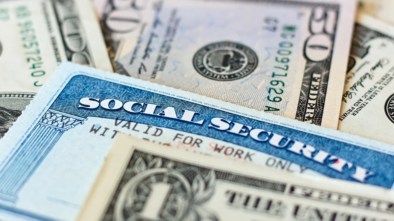 seguro-social-pagos-enero-2024-shutterstock_1190952655