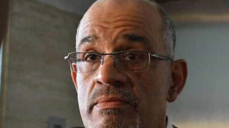 65bea9cd59bf5b692b11c2f7-1