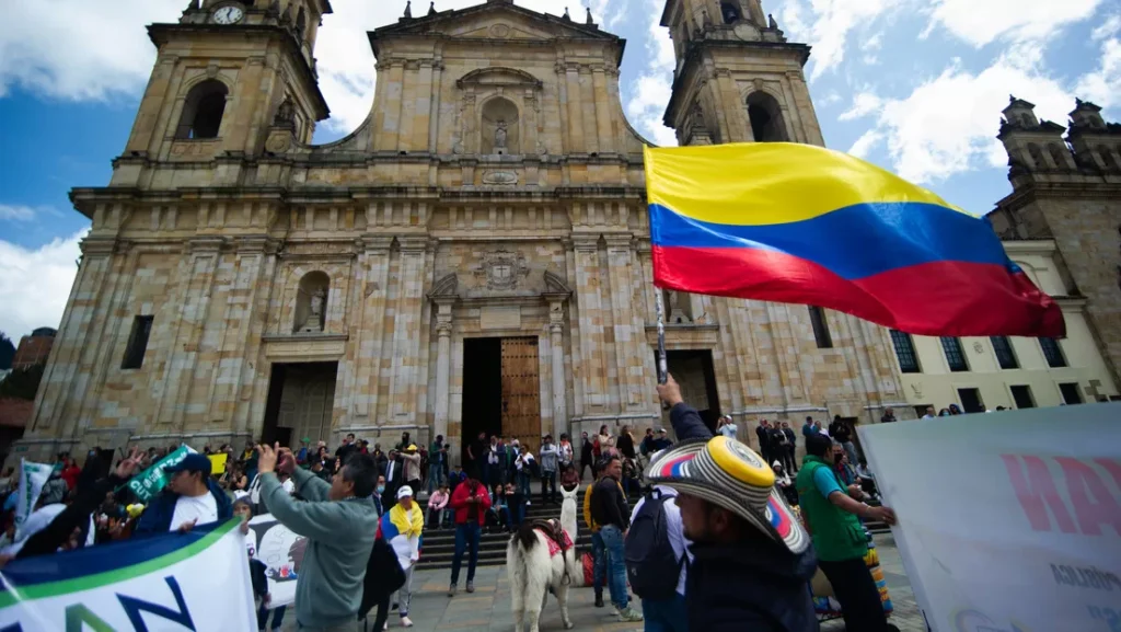 Marchas-y-plantones-La-eleccion-de-la-nueva-fiscal-general-calienta-las-calles-de-Colombia-jpg