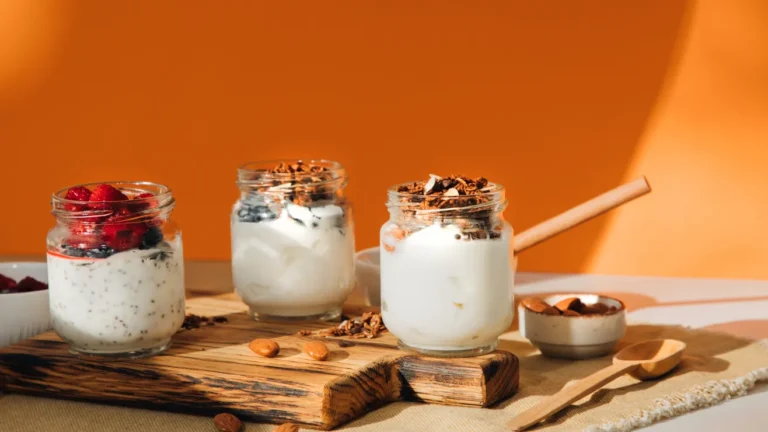 shutterstock_2224798837-yogur