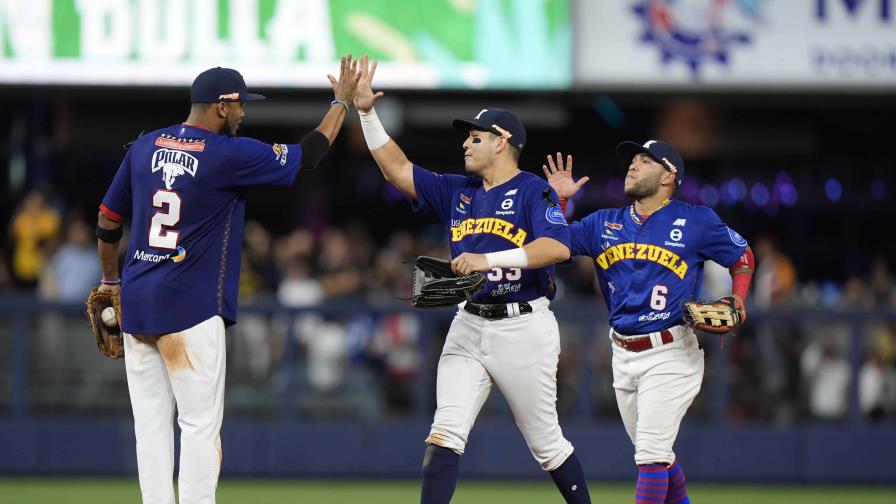 tiburones-vence-a-curazao-y-enfrentara-a-tigres-del-licey-en-la-final_1-focus-0.08-0.45-896-504