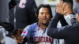 jose-ramirez-punto-de-referencia-en-la-ciudad-de-cleveland-focus-0.11-0.48-896-504