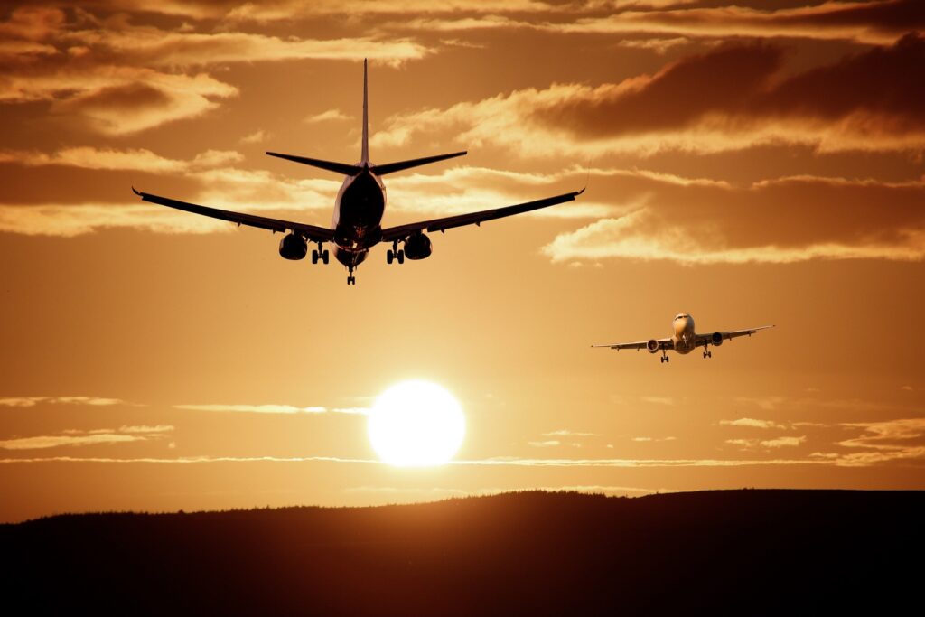 plane-513641_1920