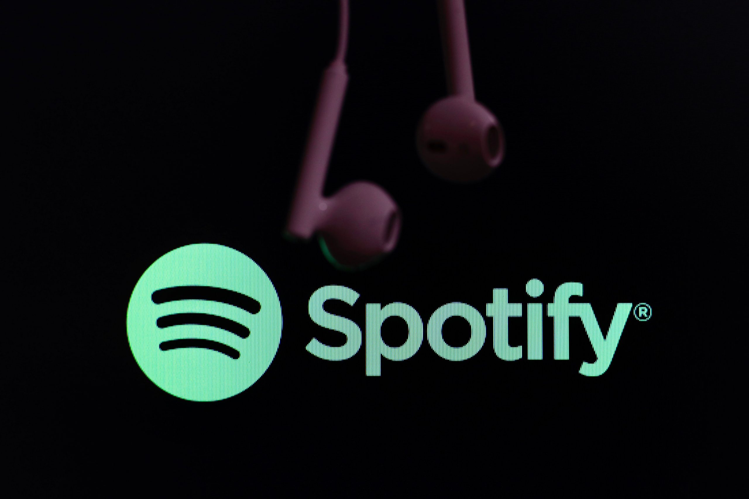 spotify-tendra-un-dj-con-inteligencia-artificial-para-recomendar-canciones-como-lo-hace-la-radio-scaled