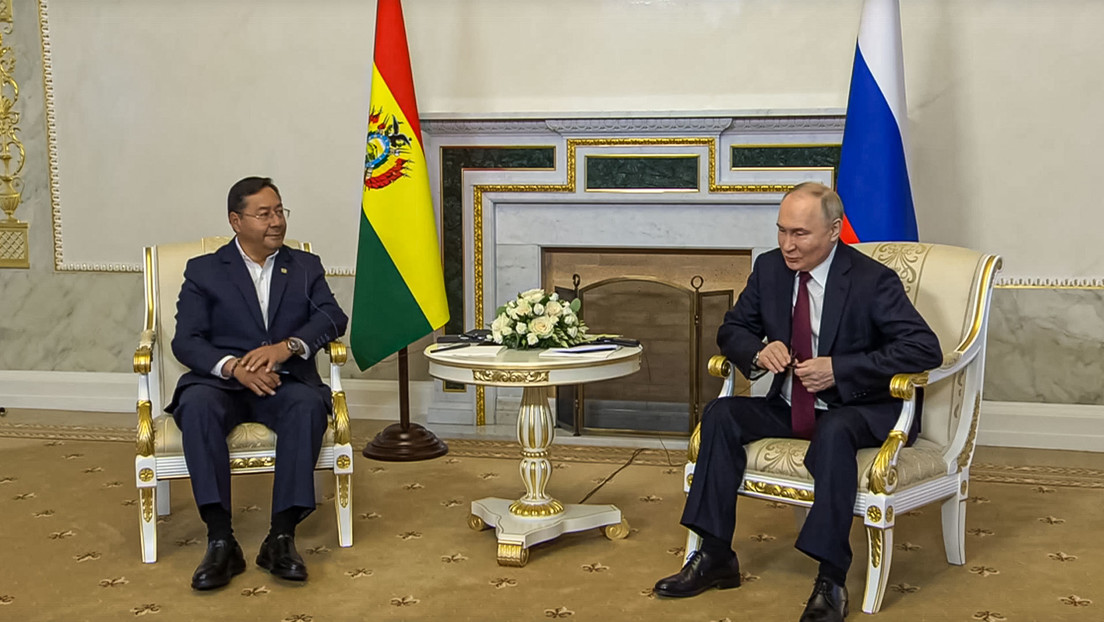 Putin-se-reune-con-el-presidente-de-Bolivia-en-San-Petersburgo