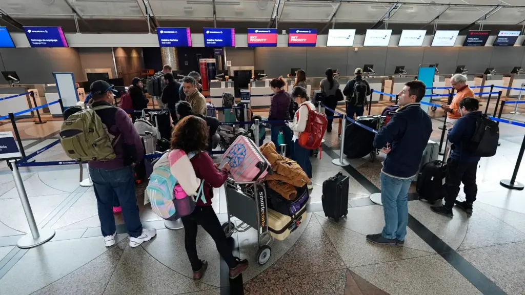 La-lista-de-los-aeropuertos-mas-estresantes-en-Estados-Unidos-en-este-2024-AP24107778857916