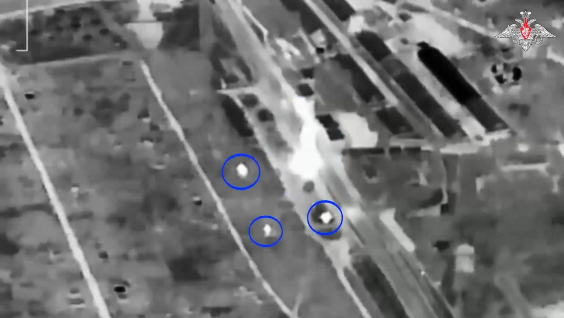 Misiles-tacticos-rusos-Iskander-M-destruyen-dos-trenes-con-personal-y-equipos