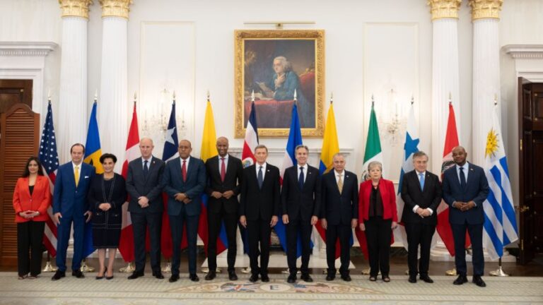 eeuu-se-compromete-con-rd-y-otros-paises-a-impulsar-semiconductores-focus-min0.02-min0.25-896-504