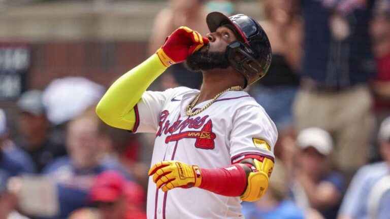 ozzie-albies-empuja-carrera-y-bravos-remontan-ante-cardenales-focus-0.12-0.54-896-504