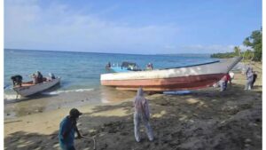 barco-encontrado-en-rd-salio-de-africa-con-77-migrantes-a-bordo_1-focus-0-0-896-504