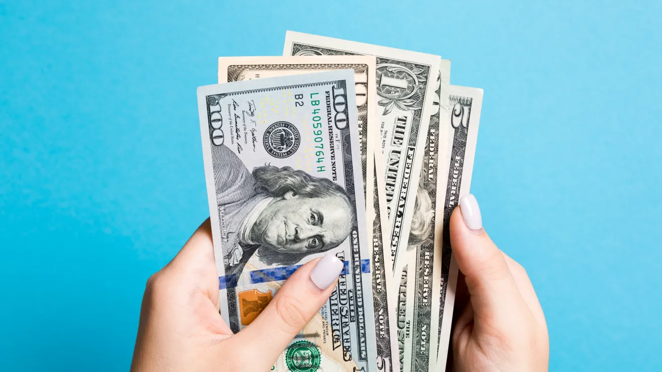 nueva-york-cheques-de-estimulo-star-impuestos-escolares-shutterstock_1502285966