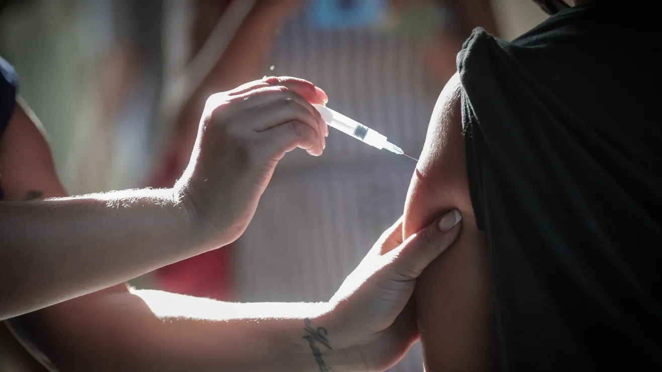 VACUNA-COVID-OMICRON-44f6e5cad2f06c95cb27bd32b8475b94b29d68d2w