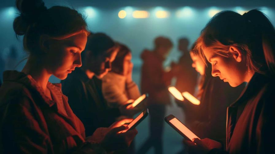 el-uso-de-pantallas-por-el-estilo-de-vida-digital-impacta-la-vision-focus-0.21-min0.19-896-504