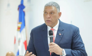 Cónsul Vásquez trabajará para reconectar jóvenes