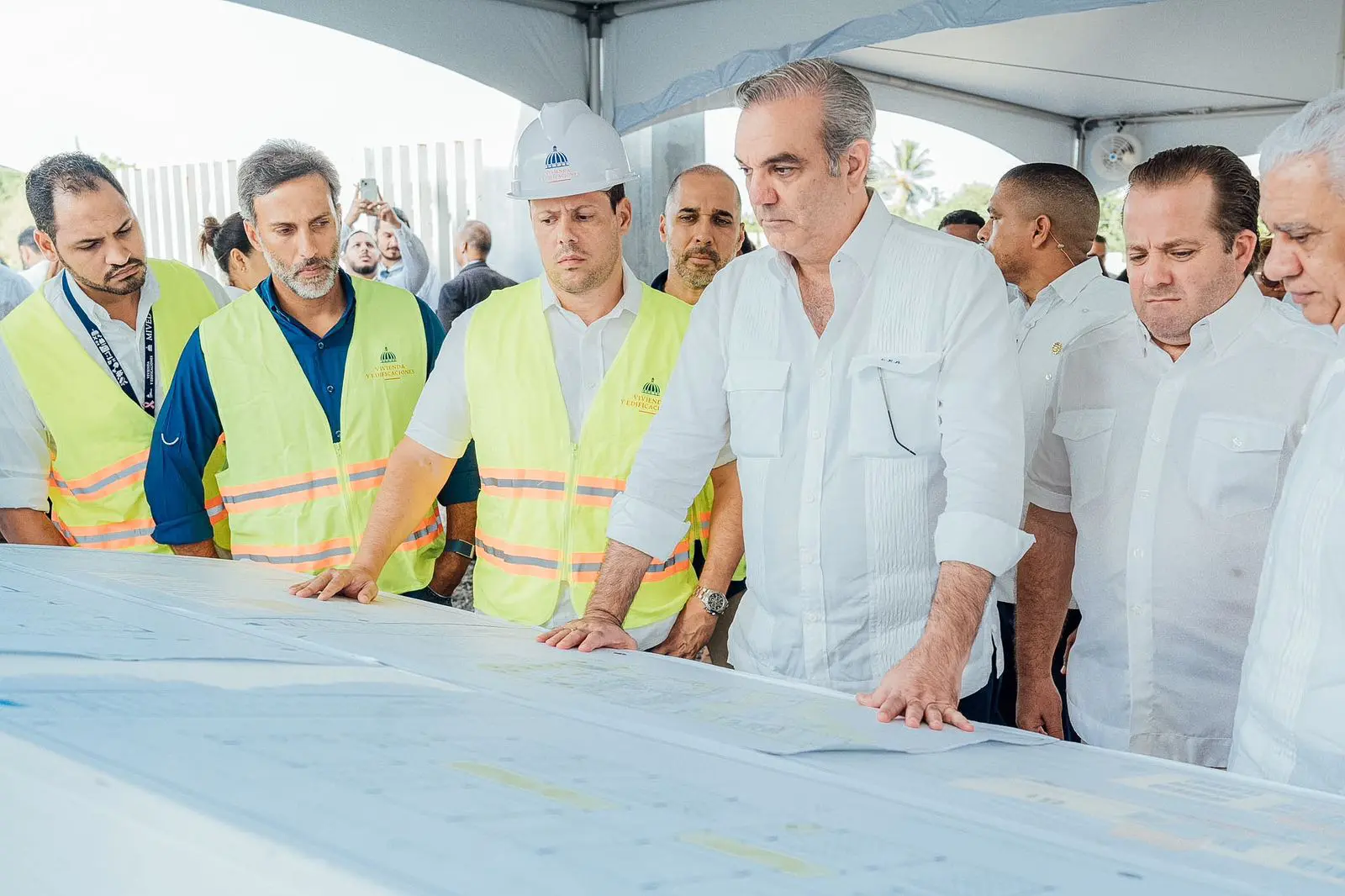 Presidente-Luis-Abinader-supervisa-avances-construccion-UASD-de-Cotui.jpeg