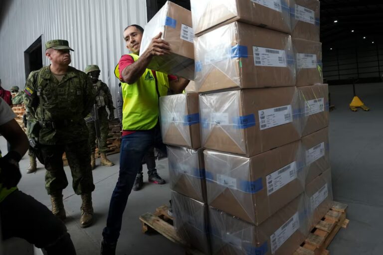 ecuador-se-encamina-a-una-segunda-vuelta-en-una-ZT6C2N23FVGDHH3I6E5HS54WUI