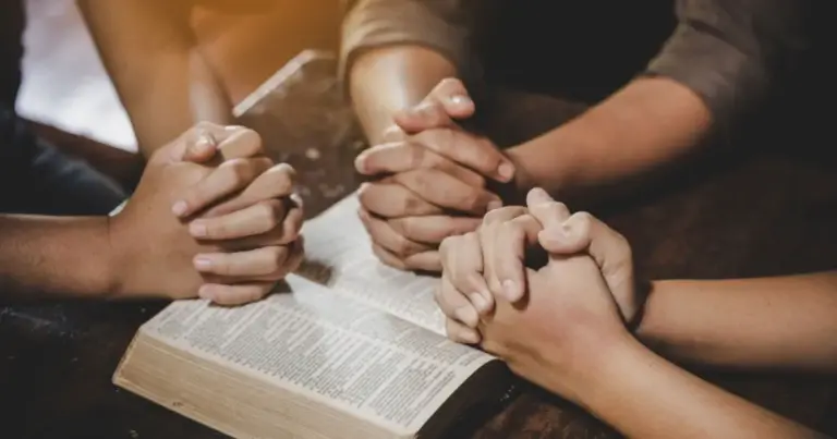 34-temas-para-orar-en-grupo-como-iglesia-guia-completa