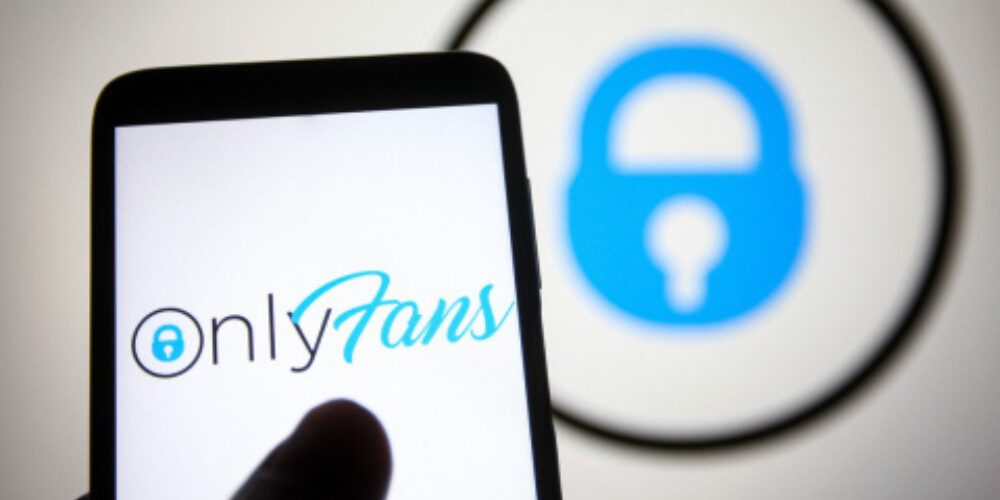 Post-de-Instagram-Feliz-Cumpleanos-Sencillo-Minimalista-Azul-1000-x-500-px-2025-03-27T091434.216