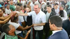 Abinader-inaugura-obras-viales-deportivas-y-de-servicios-en-San-Pedro-y-Santo-Domingo-728x409