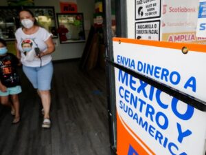 remesas mexico photo