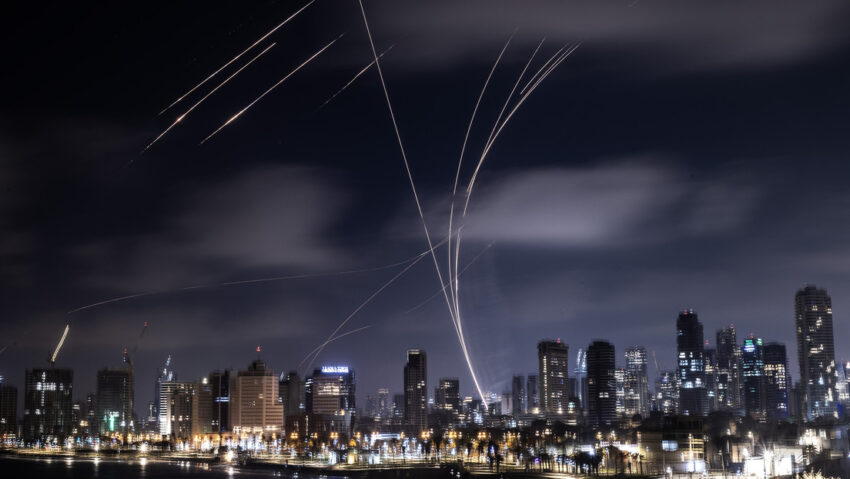 La-sorprendente-cantidad-de-sistemas-THAAD-que-EE.UU_.-empleo-para-ayudar-a-Israel-850x479