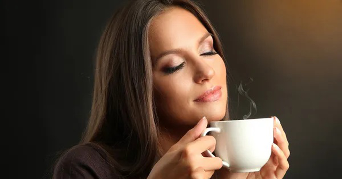 beautiful-young-woman-with-cup