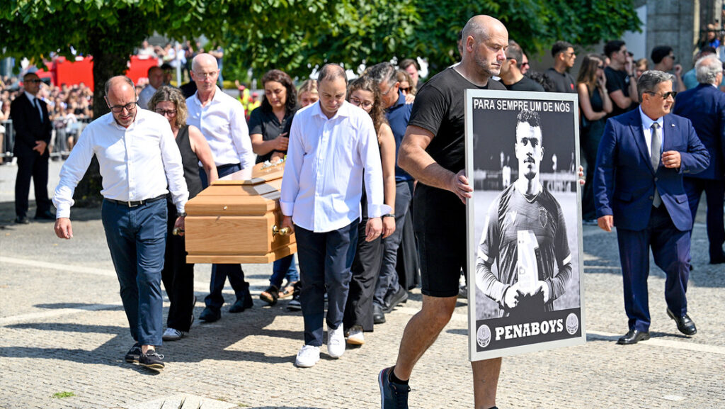 Funeral-de-Diogo-Jota-estrellas-del-futbol-y-seres-queridos-se-despiden-del-jugador