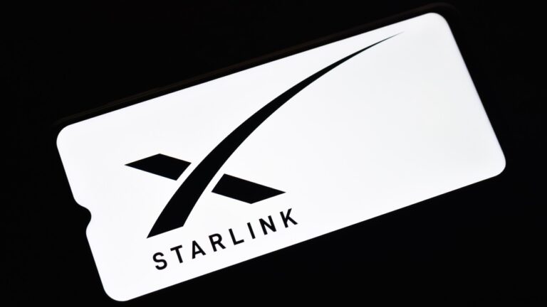 Telefonos-compatibles-con-Starlink-estos-celulares-tendran-internet-satelital-gratis-desde-el-31-de-julio-shutterstock_2430888161