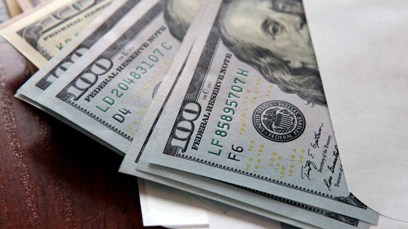 dolares-estafa-pastor-migracion