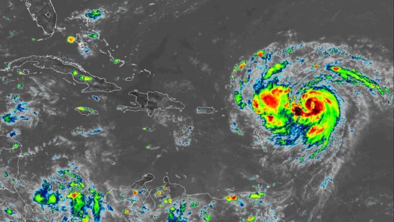 efectos-del-huracan-erin-en-rd-vientos-lluvias-y-oleaje-9ccb4b4c-focus-0-0-896-504