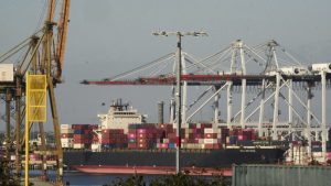 EE.UU_.-advierte-a-China-contra-sanciones-a-inversores-en-su-industria-critica-850x479