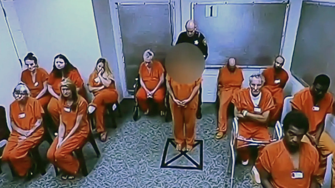 Madre-obligaba-a-su-hija-de-11-anos-a-actos-sexuales-extremos-frente-a-la-camara-y-los-distribuia