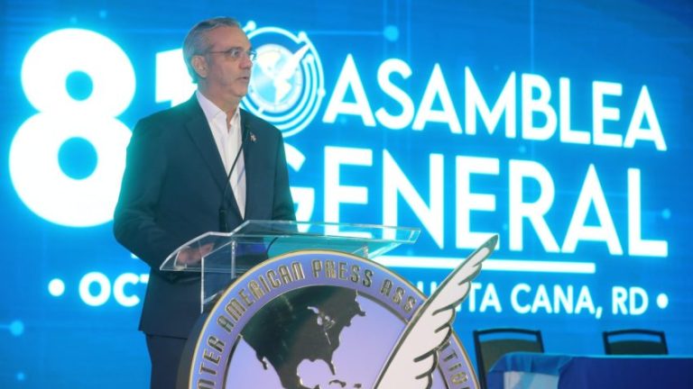 Presidente-AbinaderLa-libertad-de-prensa-es-fundamental-para-la-democracia-850x478