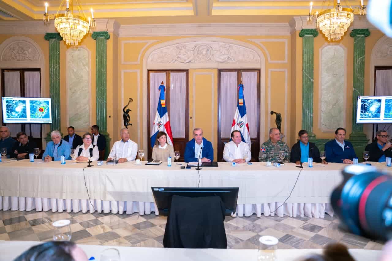 tormenta-melissa-rueda-de-prensa-desde-el-palacio-nacional-d50fd4b7