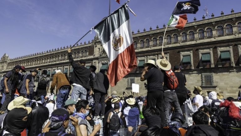 Las-protestas-de-la-Generacion-Z-sacuden-Mexico-violencia-detenidos-y-controversia-politica-850x479